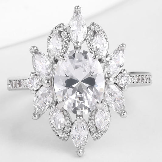 Pozlacená slitina - Prsten s Bílým Emporia® Křišťálem přibližná hmotnost: 10 gramů