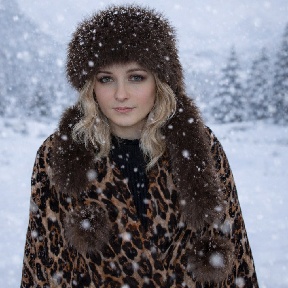 Hnědá zimní čepice s umělou kožešinou a šálou – univerzální velikost