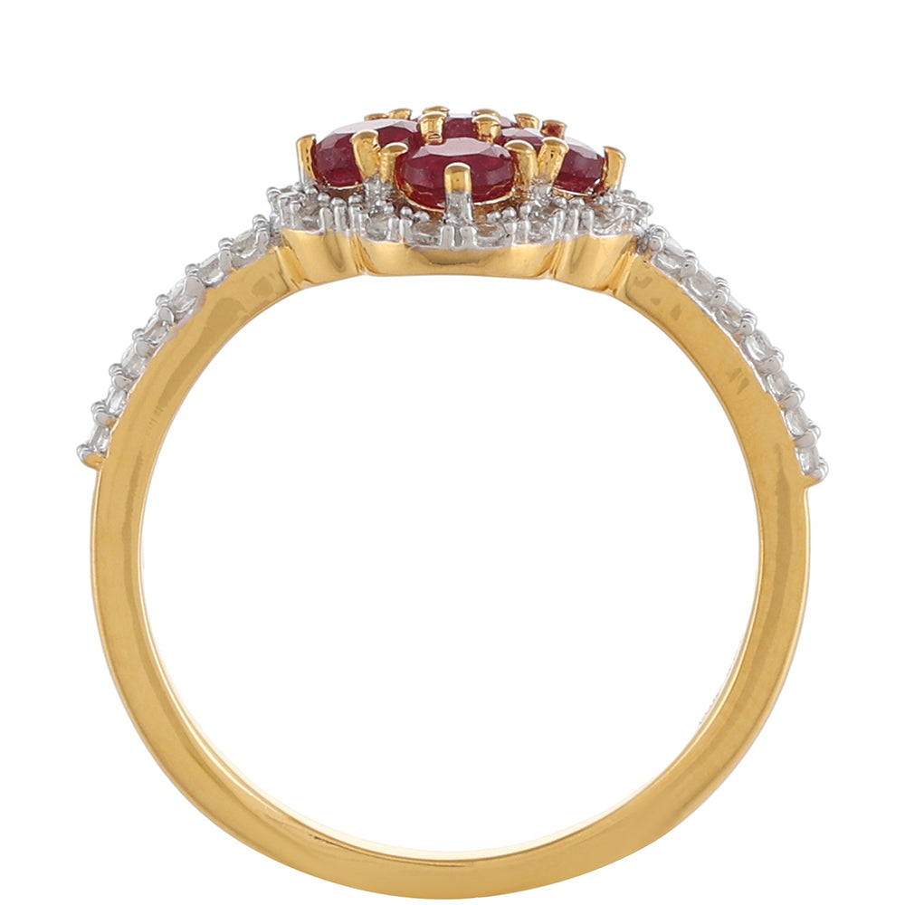 Pozlacené Stříbro 925/1000 - Prsten s Thajským Rubínem a Bílým Topazem - Karátové číslo: 1.06. přibližná hmotnost: 2.34 gramů