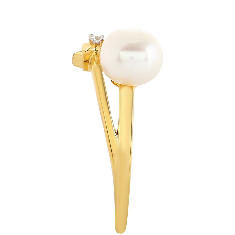 Pozlacené Stříbro 925/1000 - Prsten s Barokní Sladkovodní Kultivovanou Perlou a Bílým Topazem - Karátové číslo: 2.26. přibližná hmotnost: 2.61 gramů