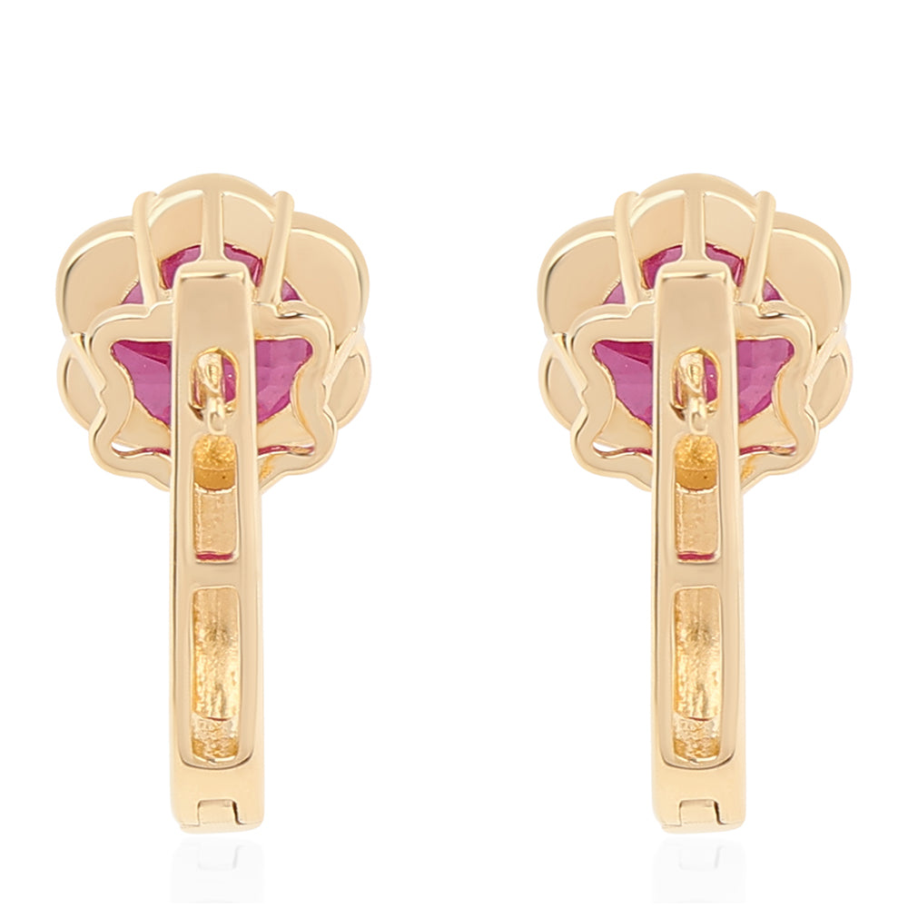 Pozlacené Stříbro 925/1000 - Náušnice s Thajským Rubínem - Karátové číslo: 3.03. přibližná hmotnost: 4.59 gramů