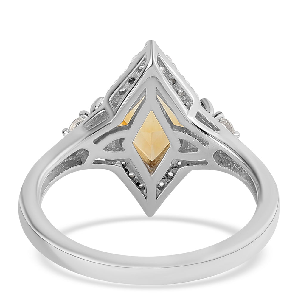 Stříbro 925/1000 - Prsten s Citrínem a Bílým Topazem - Karátové číslo: 2.26. přibližná hmotnost: 3.65 gramů