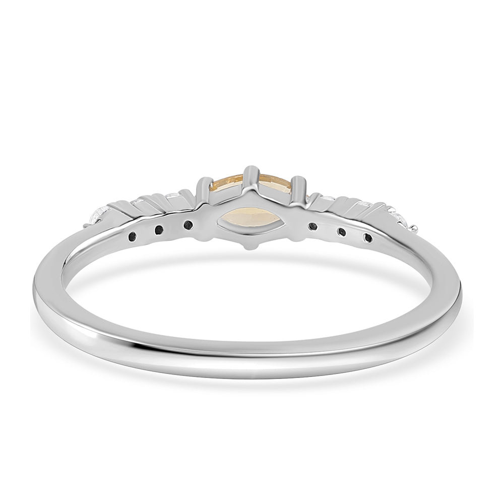 Stříbro 925/1000 - Prsten s Citrínem a Bílým Topazem - Karátové číslo: 0.66. přibližná hmotnost: 1.77 gramů