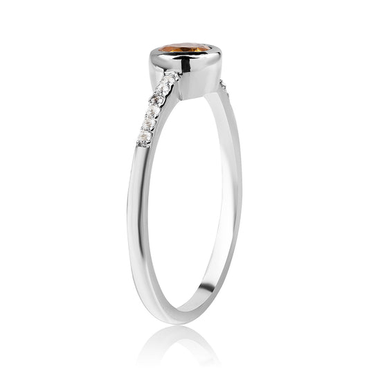 Stříbro 925/1000 - Prsten s Brazilským Citrínem tř.AA a Bílým Topazem - Karátové číslo: 0.59. přibližná hmotnost: 2.21 gramů
