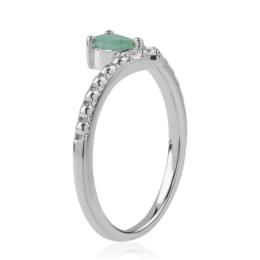 Stříbro 925/1000 - Prsten s Brazilským Smaragdem a Bílým Topazem - Karátové číslo: 0.56. přibližná hmotnost: 1.96 gramů