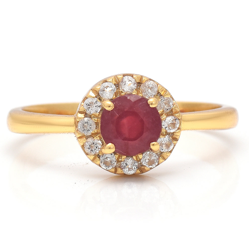 Pozlacené Stříbro 925/1000 - Prsten s Madagaskarským Rubínem a Bílým Topazem - Karátové číslo: 0.86. přibližná hmotnost: 2.21 gramů