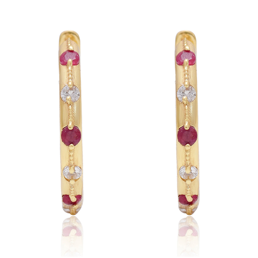 Pozlacené Stříbro 925/1000 - Náušnice s Madagaskarským Rubínem a Bílým Topazem - Karátové číslo: 1.78. přibližná hmotnost: 3.8 gramů