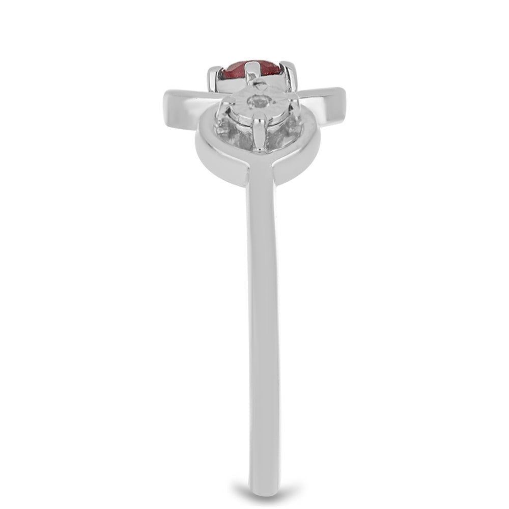 Stříbro 925/1000 - Prsten s Madagaskarským Rubínem a Bílým Topazem - Karátové číslo: 0.17. přibližná hmotnost: 2.09 gramů