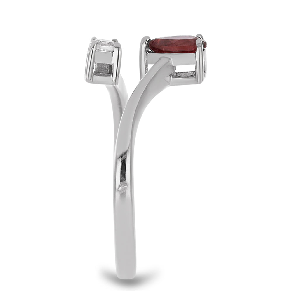 Stříbro 925/1000 - Prsten s Madagaskarským Rubínem a Bílým Topazem - Karátové číslo: 0.69. přibližná hmotnost: 2.46 gramů