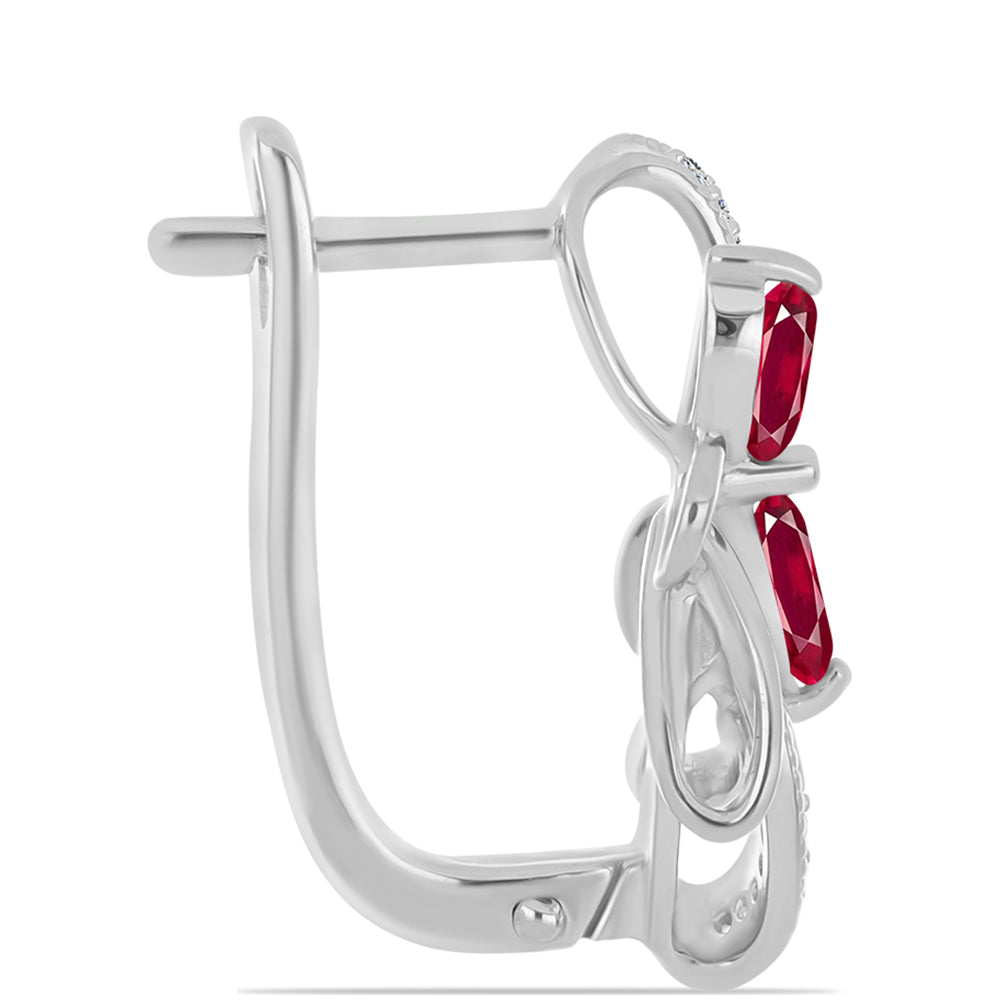 Stříbro 925/1000 - Náušnice s Madagaskarským Rubínem a Bílým Topazem - Karátové číslo: 1.31. přibližná hmotnost: 5.22 gramů