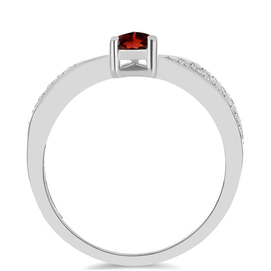 Stříbro 925/1000 - Prsten s Bartonským Granátem a Bílým Topazem - Karátové číslo: 0.57. přibližná hmotnost: 2.08 gramů