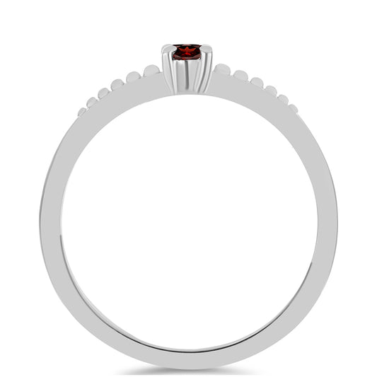 Stříbro 925/1000 - Prsten s Bartonským Granátem - Karátové číslo: 0.15. přibližná hmotnost: 1.57 gramů