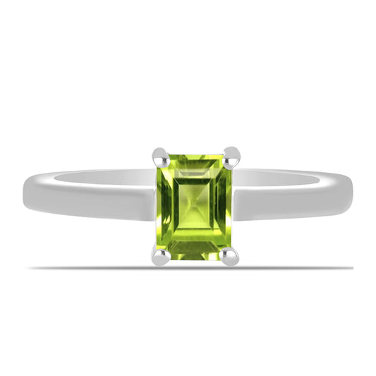 Stříbro 925/1000 - Prsten s Čchang-pajským Peridotem - Karátové číslo: 1.02. přibližná hmotnost: 2.91 gramů