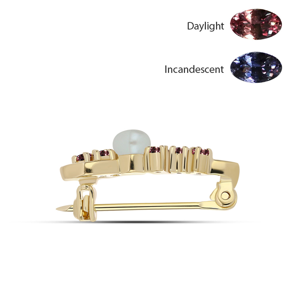 Pozlacené Stříbro 925/1000 - Brož s Tsivorským Měňavým Granátem a Bílou Sladkovodní Perlou - Karátové číslo: 0.9. přibližná hmotnost: 2.38 gramů