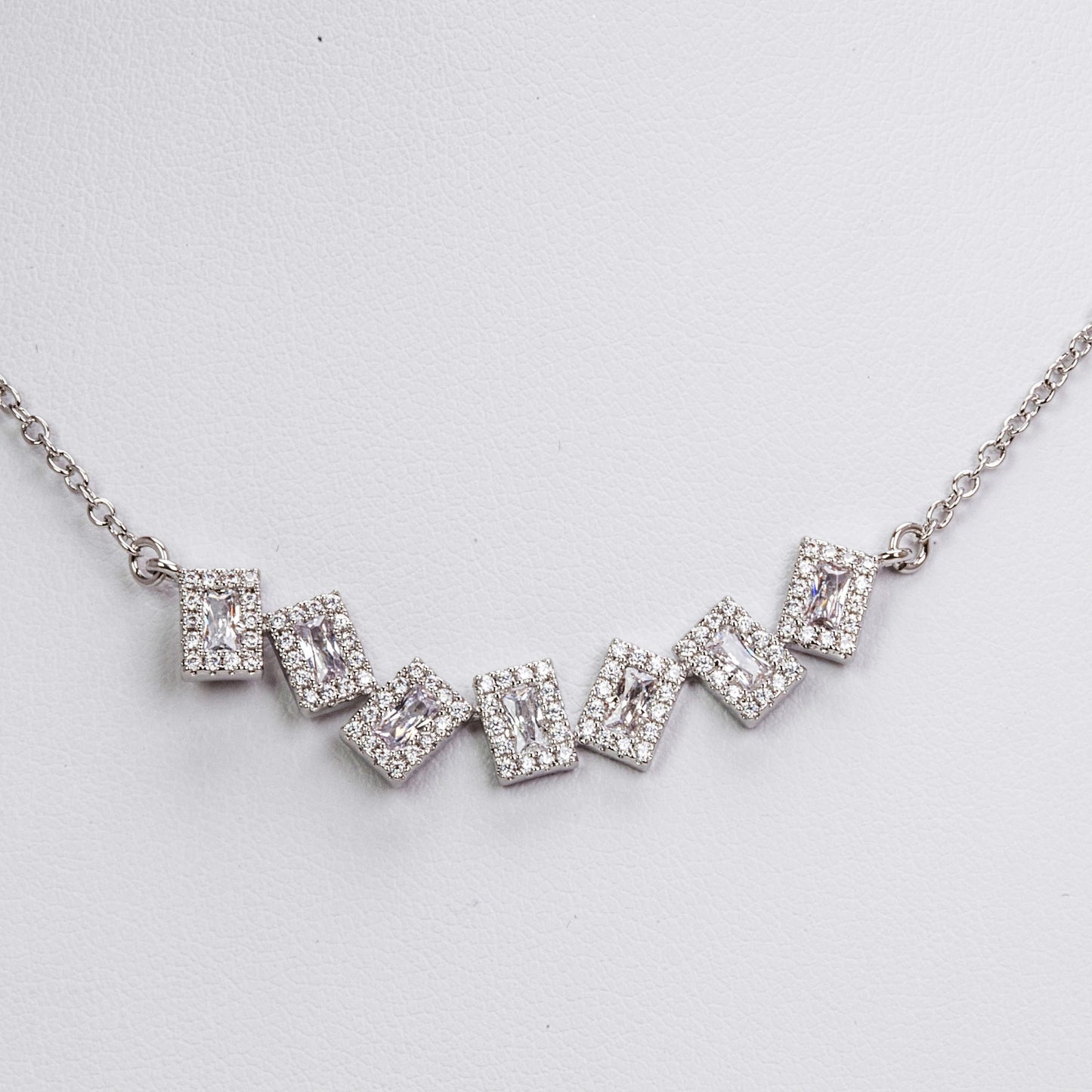 Bílým Zlatem Pozlacený Slitinový Náhrdelník s Bílým Emporia® Křišťálem | -80% Akce na Šperky