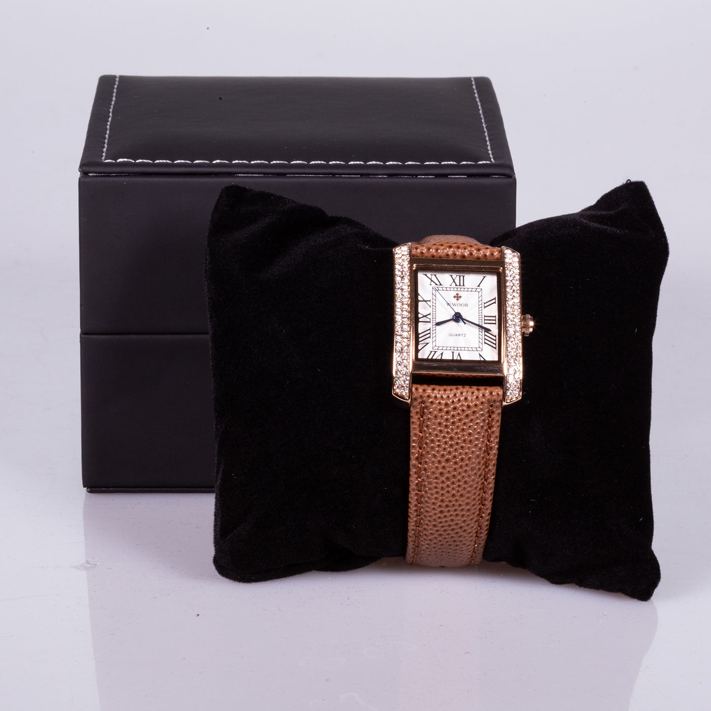 Hodinky z Ušlechtilé Oceli s Hnědým Koženým Řemínkem, Bílým Ciferníkem a Zirkonem | -80% Akce na Šperky