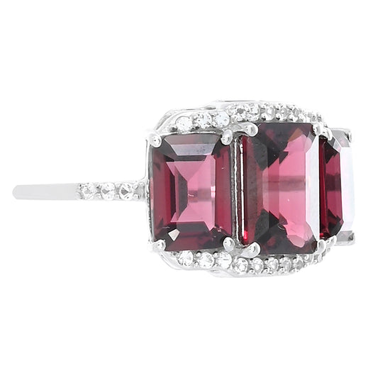 Stříbro 925/1000 - Prsten s Rhodolitovým Granátem - Karátové číslo: 4.2. přibližná hmotnost: 2.63 gramů