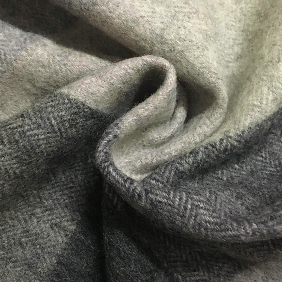 Šála ze 100% Pravé Vlny, 30 cm x 165 cm, Šedý a Krémový kostkovaný vzor | -80% Akce na Šperky