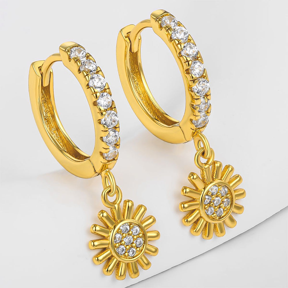 Pozlacená slitina - Náušnice  přibližná hmotnost: 10 gramů