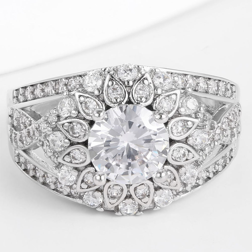 Pozlacená slitina - Prsten s Bílým Emporia® Křišťálem přibližná hmotnost: 10 gramů