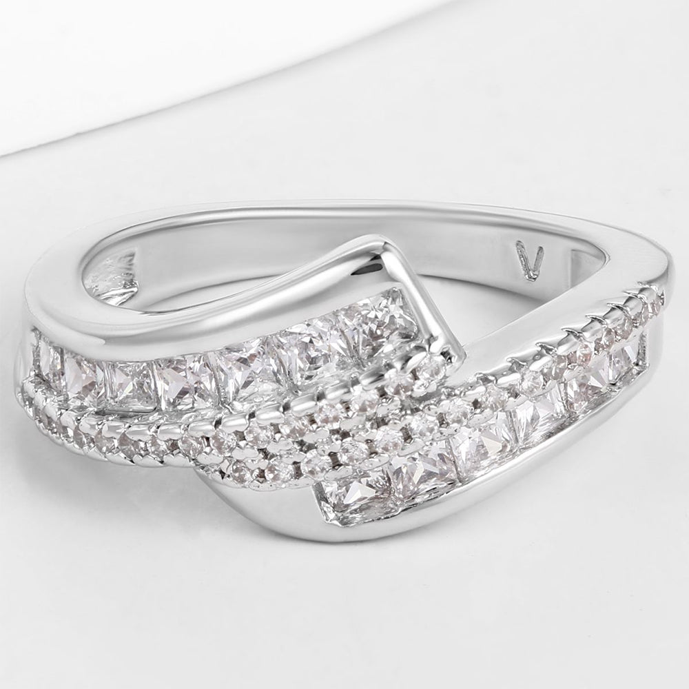 Pozlacená slitina - Prsten s Bílým Emporia® Křišťálem přibližná hmotnost: 10 gramů 1 