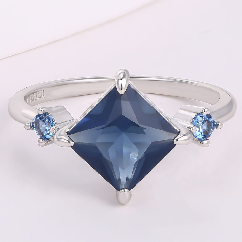 Pozlacená slitina - Prsten s Modrým Emporia® Křišťálem přibližná hmotnost: 10 gramů