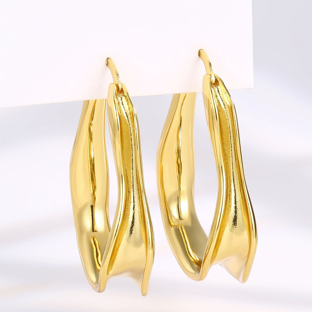 Pozlacená slitina - Náušnice  přibližná hmotnost: 10 gramů