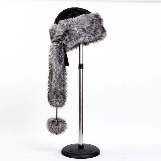 Stříbrná zimní čepice s umělou kožešinou a šálou – univerzální velikost