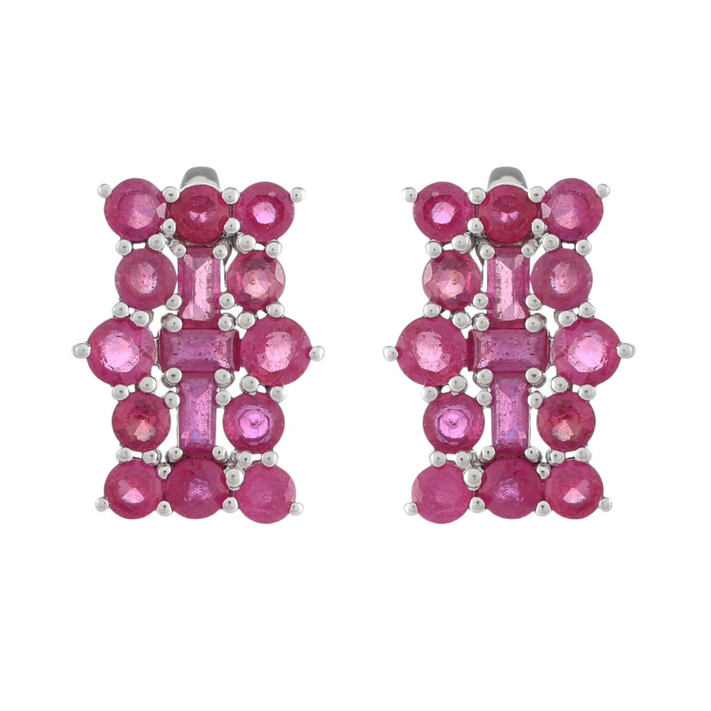 Stříbro 925/1000 - Náušnice s Thajským Rubínem - Karátové číslo: 6.06. přibližná hmotnost: 4.57 gramů