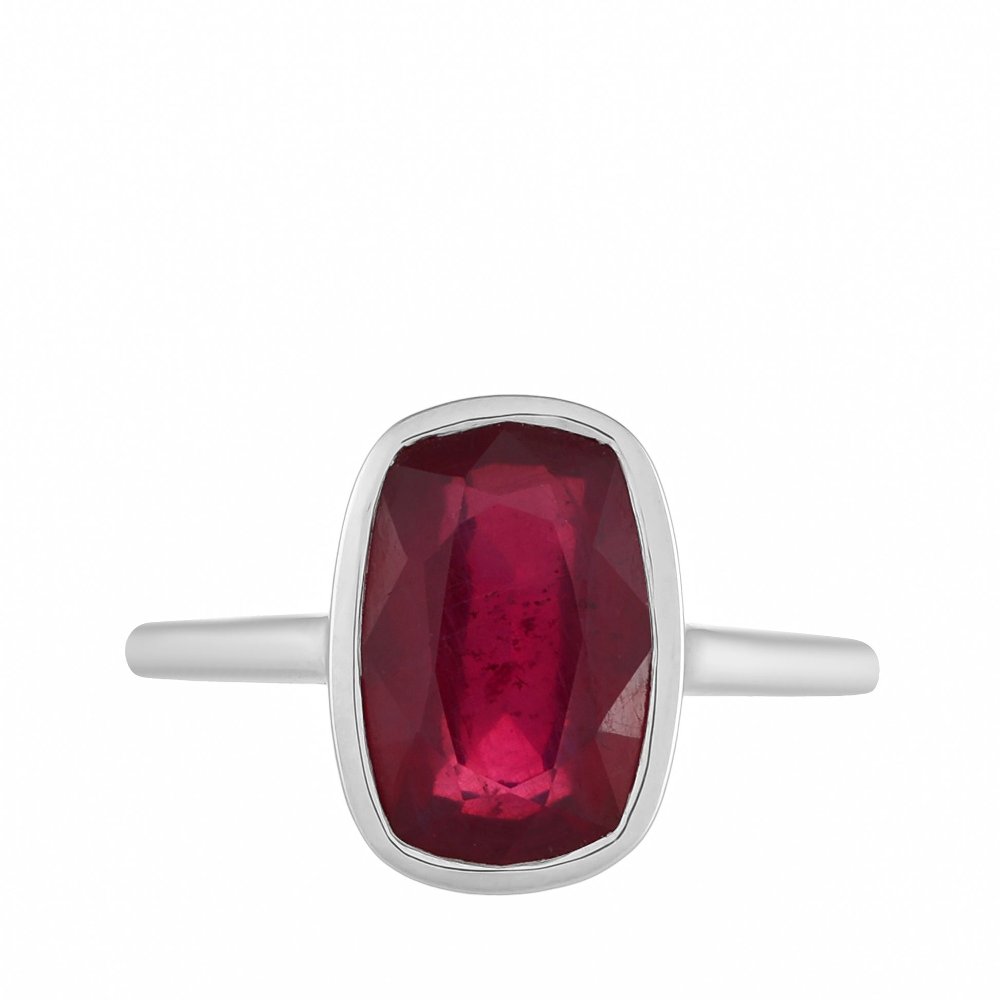 Stříbro 925/1000 Prsten s Thajským Rubínem - Karátové číslo: 6.12. přibližná hmotnost: 3.41 gramů 1 