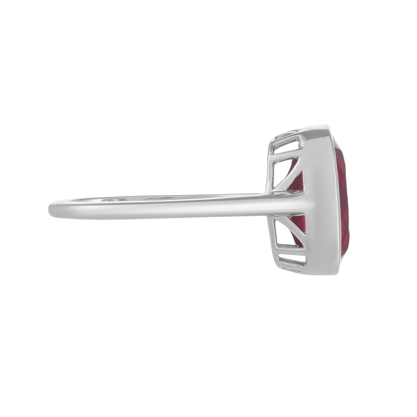 Stříbro 925/1000 Prsten s Thajským Rubínem - Karátové číslo: 6.12. přibližná hmotnost: 3.41 gramů