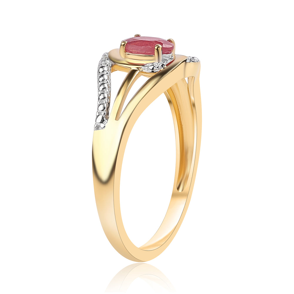 Pozlacené Stříbro 925/1000 - Prsten s Mozambickým Rubínem a Bílým Topazem - Karátové číslo: 0.7. přibližná hmotnost: 2.84 gramů