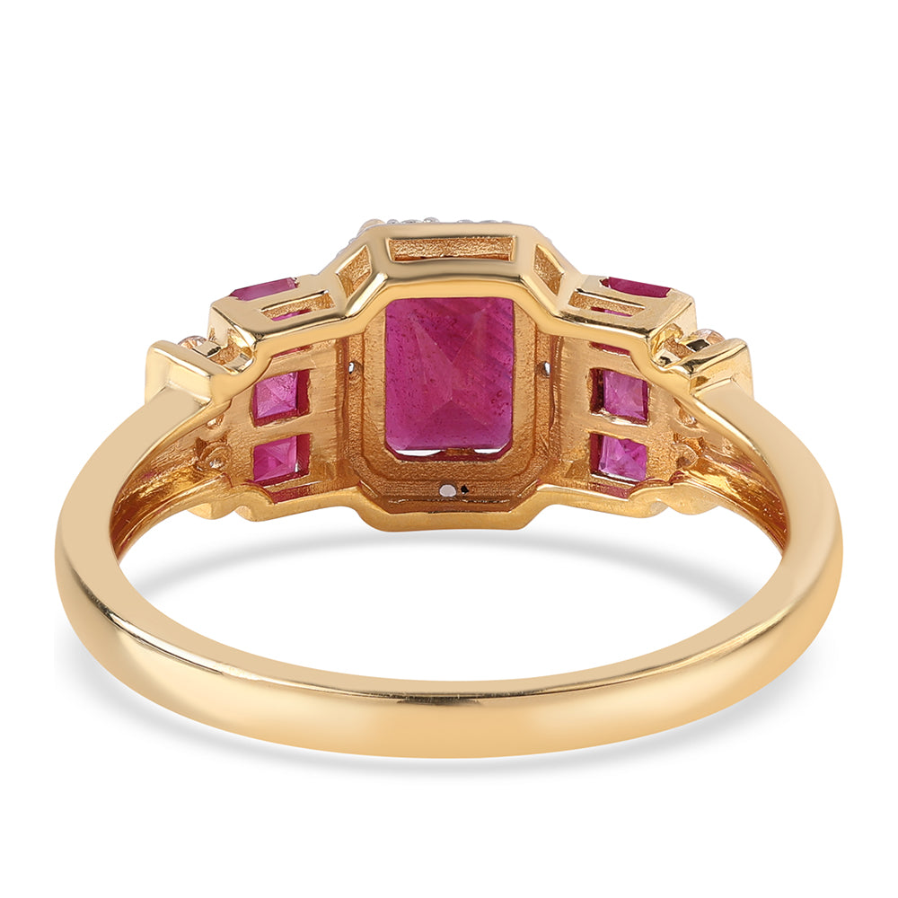 Pozlacené Stříbro 925/1000 - Prsten s Mozambickým Rubínem a Bílým Topazem - Karátové číslo: 2.24. přibližná hmotnost: 2.99 gramů