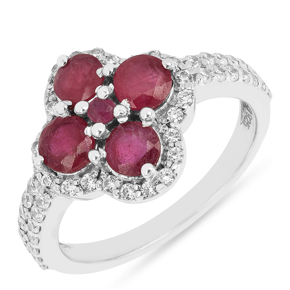 Stříbro 925/1000 - Prsten s Thajským Rubínem - Karátové číslo: 2.28. přibližná hmotnost: 3.22 gramů 1 