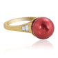 Pozlacené Stříbro 925/1000 - Prsten s Červená sladkovodní Perlou a Bílým Topazem - Karátové číslo: 7.62. přibližná hmotnost: 4.04 gramů