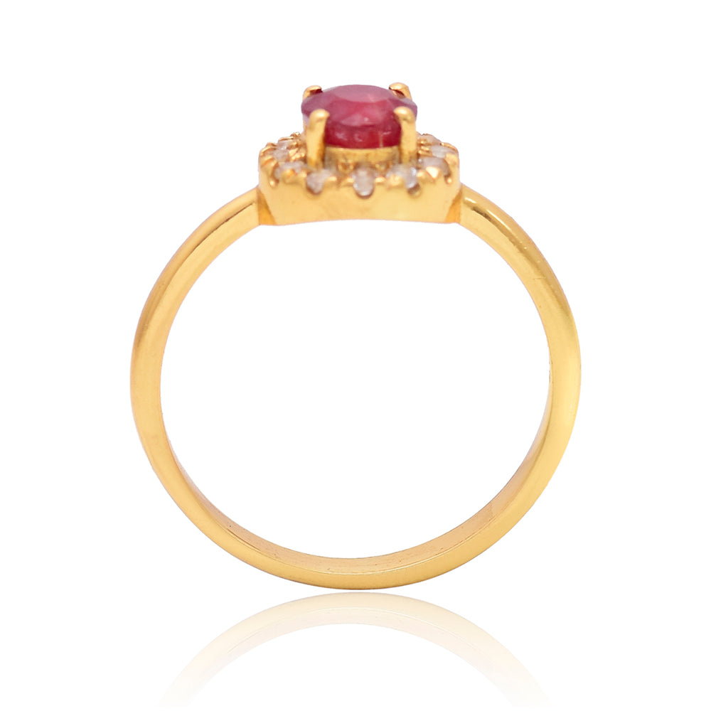 Pozlacené Stříbro 925/1000 - Prsten s Madagaskarským Rubínem a Bílým Topazem - Karátové číslo: 0.86. přibližná hmotnost: 2.21 gramů