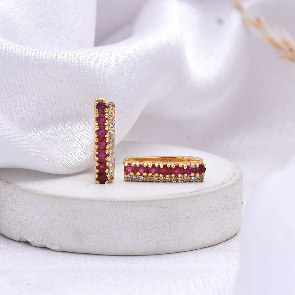 Pozlacené Stříbrné Náušnice s Madagaskarským Rubínem a Bílým Topazem