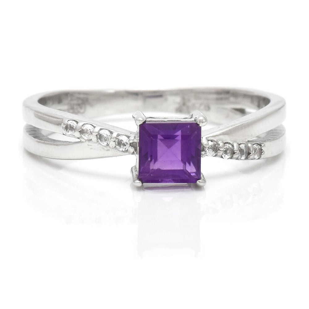 Stříbro 925/1000 - Prsten s Marockým Ametystem a Bílým Topazem - Karátové číslo: 0.88. přibližná hmotnost: 2.69 gramů