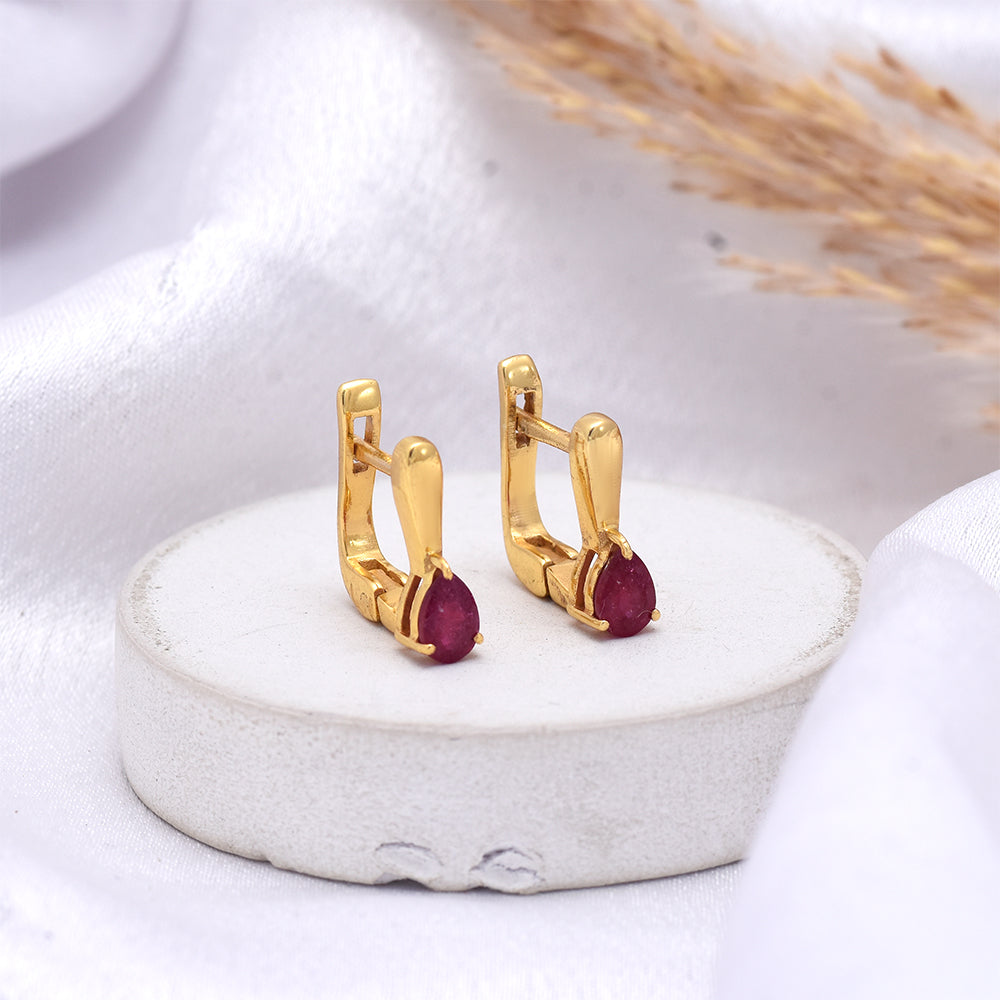Pozlacené Stříbro 925/1000 - Náušnice s Madagaskarským Rubínem - Karátové číslo: 1.35. přibližná hmotnost: 3.63 gramů