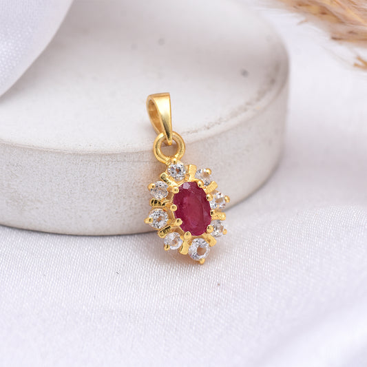 Pozlacený Stříbrný Přívěsek s Madagaskarským Rubínem a Bílým Topazem