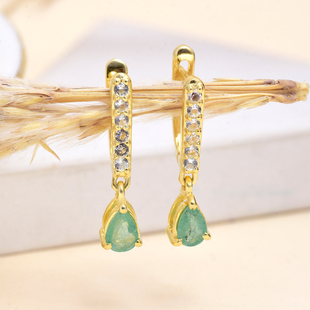 Pozlacené Stříbro 925/1000 - Náušnice s Brazilským Smaragdem a Bílým Topazem - Karátové číslo: 0.97. přibližná hmotnost: 3.18 gramů