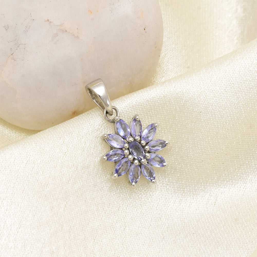 Stříbro 925/1000 - Přívěsek s AAA Tanzanitem - Karátové číslo: 0.79. přibližná hmotnost: 1.43 gramů 1 