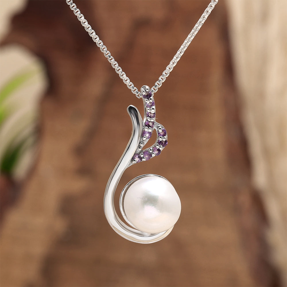 Stříbro 925/1000 - Přívěsek s Brazilským Ametystem a Bílou Sladkovodní Perlou - Karátové číslo: 0.13. přibližná hmotnost: 3.31 gramů