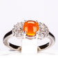 Stříbro 925/1000 - Prsten s Oranžovým Opálem z Lega Dembi a Bílým Topazem - Karátové číslo: 0.66. přibližná hmotnost: 2.83 gramů