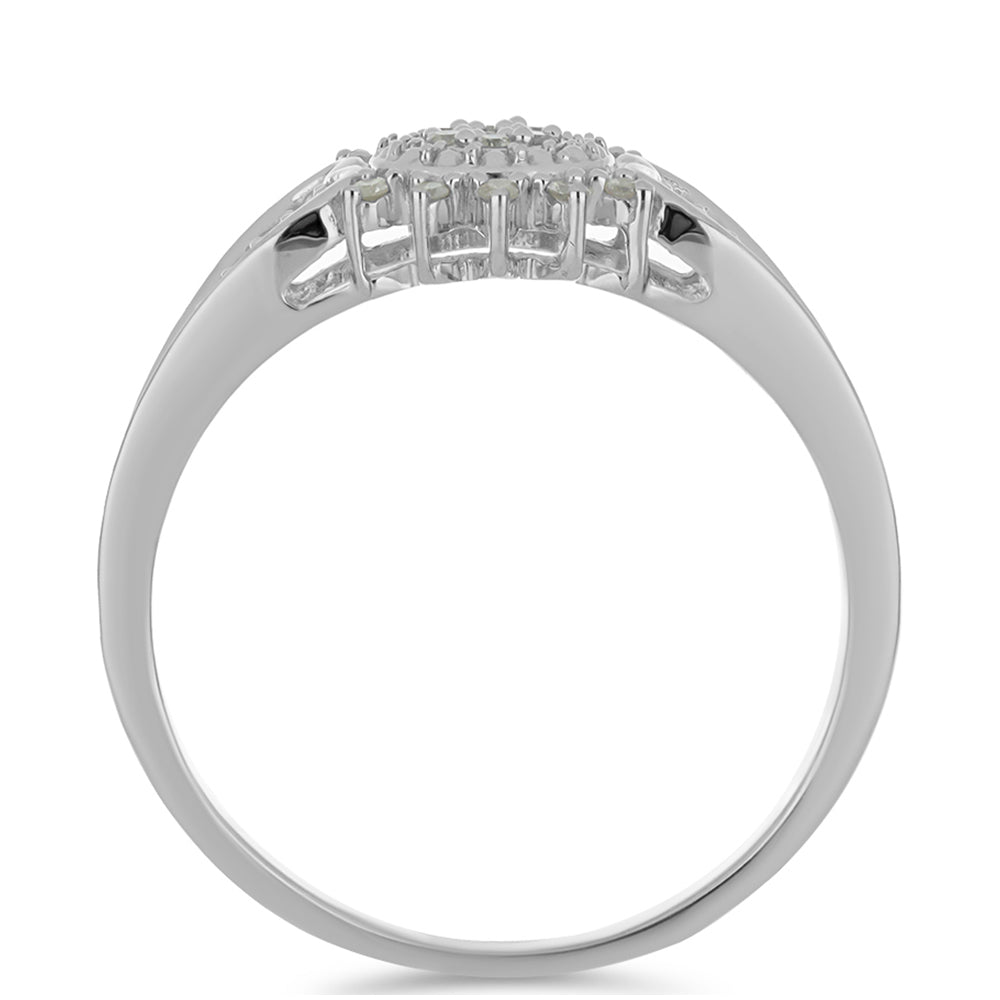 Stříbro 925/1000 - Prsten s Bílým Diamantem - Karátové číslo: 0.12. přibližná hmotnost: 3.42 gramů