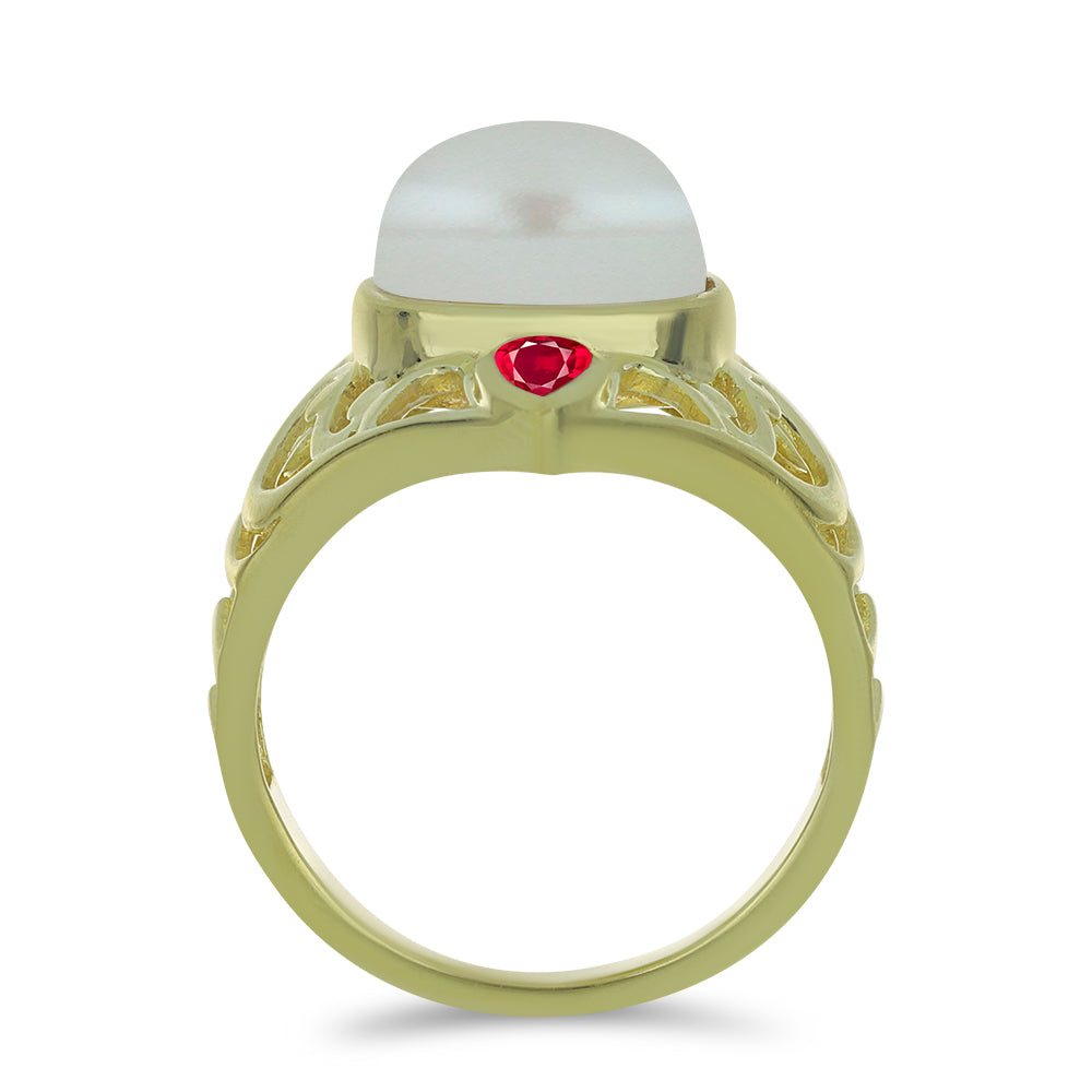 Pozlacené Stříbro 925/1000 - Prsten s Bílou Sladkovodní Perlou a Madagaskarským Rubínem - Karátové číslo: 7. přibližná hmotnost: 5.39 gramů