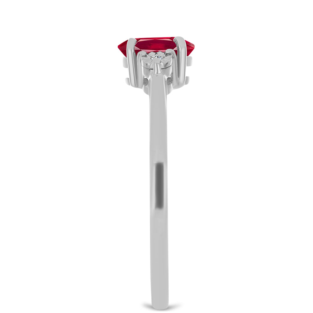 Stříbro 925/1000 - Prsten s Madagaskarským Rubínem a Bílým Topazem - Karátové číslo: 1.06. přibližná hmotnost: 2.16 gramů