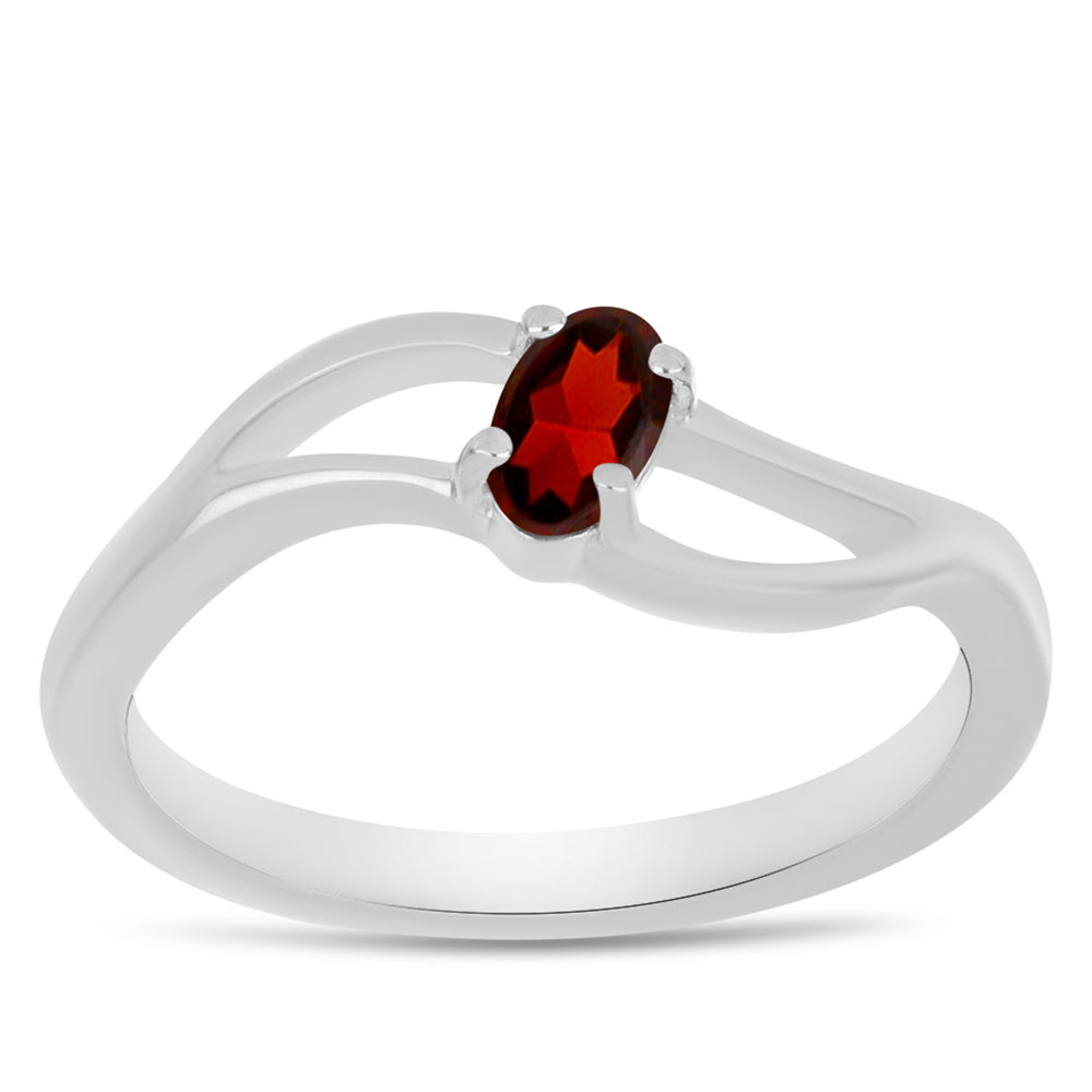 Stříbro 925/1000 - Prsten s Bartonským Granátem - Karátové číslo: 0.3. přibližná hmotnost: 2.21 gramů
