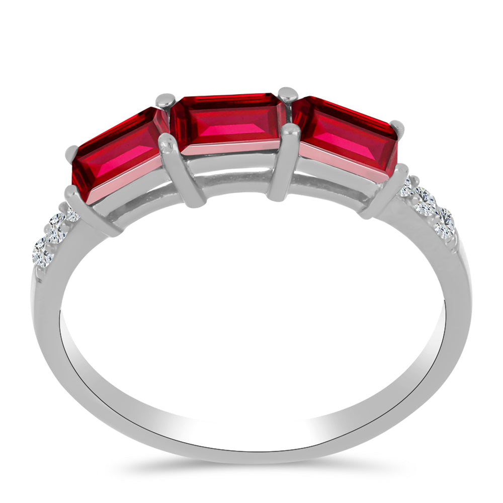 Stříbro 925/1000 - Prsten s Madagaskarským Rubínem a Bílým Topazem - Karátové číslo: 1.34. přibližná hmotnost: 2.03 gramů