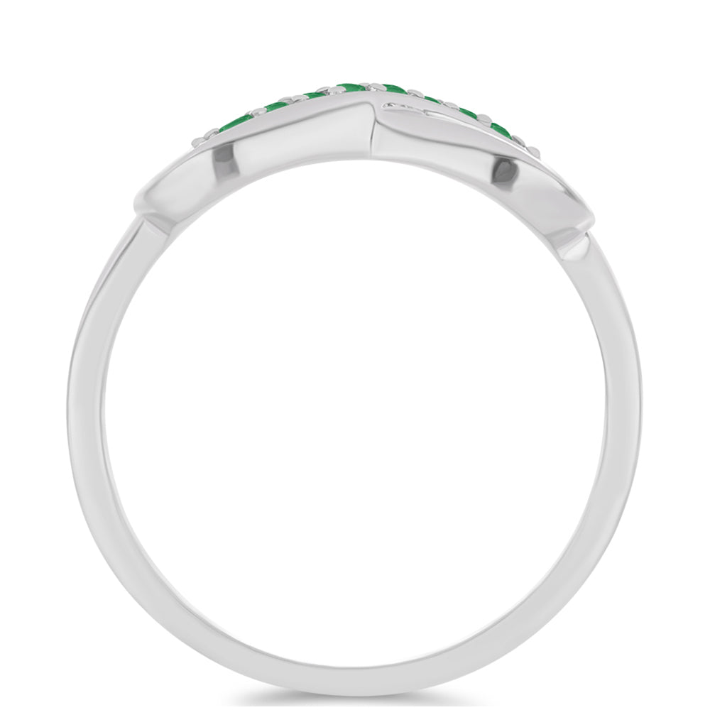 Stříbro 925/1000 - Prsten s Brazilským Smaragdem - Karátové číslo: 0.15. přibližná hmotnost: 3.05 gramů